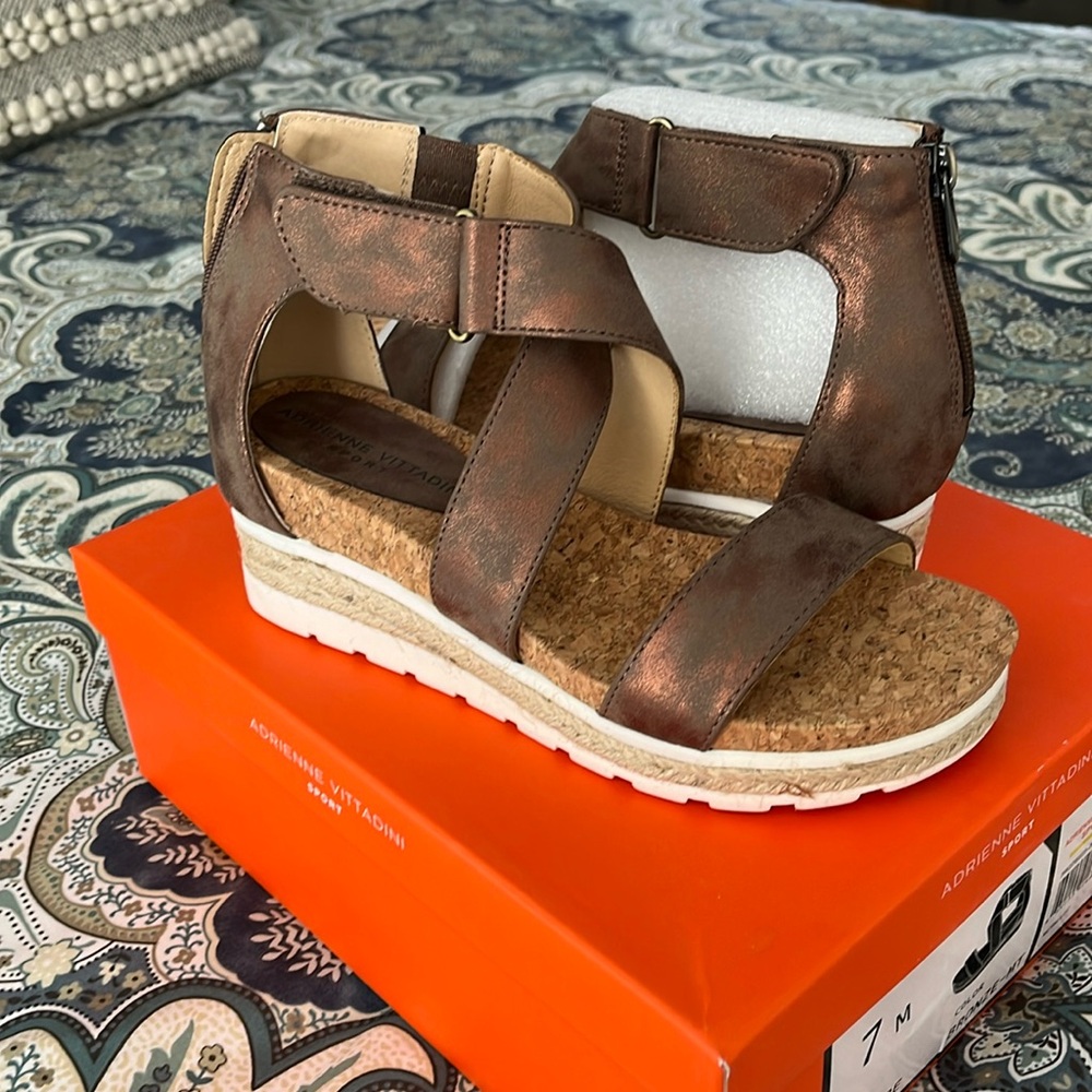 NIB wedge bronze sandal